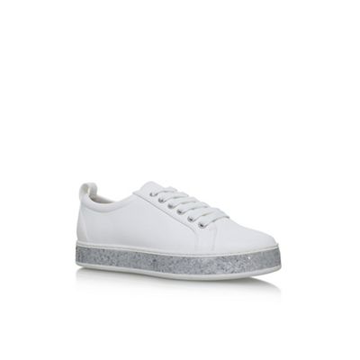 White Jazzy flat lace up sneakers